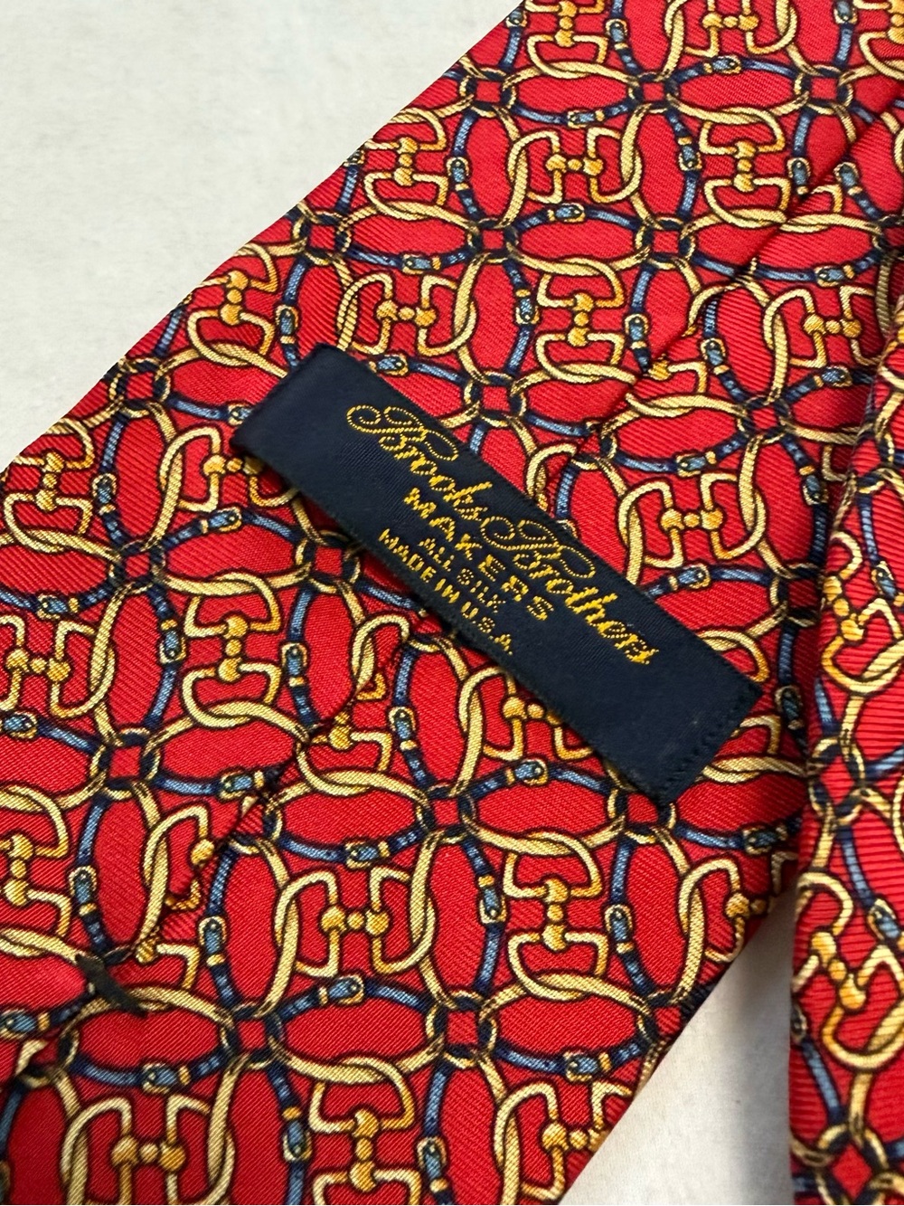 Brooks Brothers Red Silk Tie with Gold Chain Link Pattern